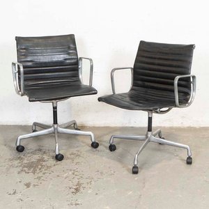 Lote anterior: Par de Sillones de Oficina Giratorios "Herman Miller" Metálicos Tapizados Negros