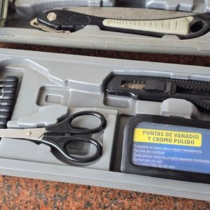 Conjunto Variado de Herramientas Manuales y Accesorios - imagen 3