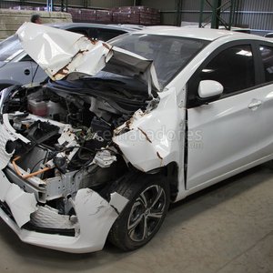 Lote siguiente: Toyota Yaris Blanco Dañado