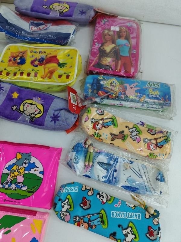 Colección de cartucheras y fundas para botellas - imagen 5