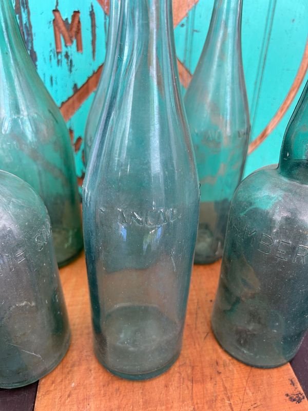 Botellas de vidrio antiguo en buen estado - imagen 2