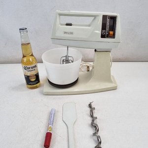 Batidora de Pie Vintage Philips con Bol y Accesorios - Color Crema - imagen 1