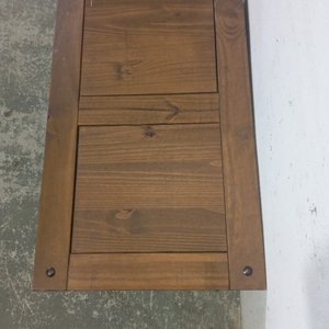 Mesa de Living Rústica en Madera con Cajón y Detalles de Hierro - imagen 6