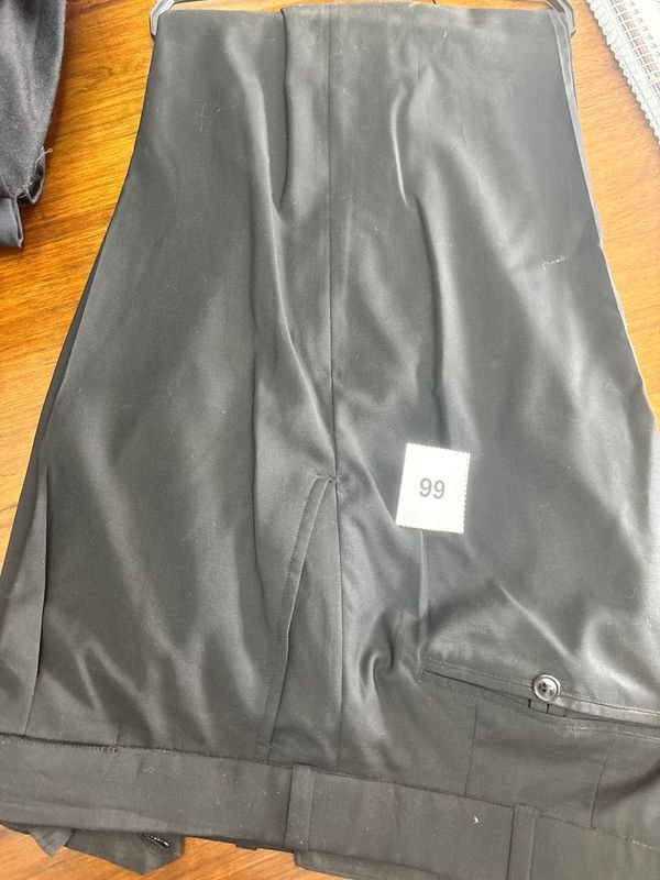 Pantalón de Vestir Negro Talle 56 Marca Martaletti