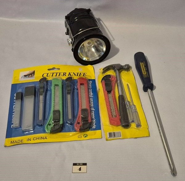 Lámpara LED Grande de Plástico Negro y Conjunto de Herramientas - imagen 1