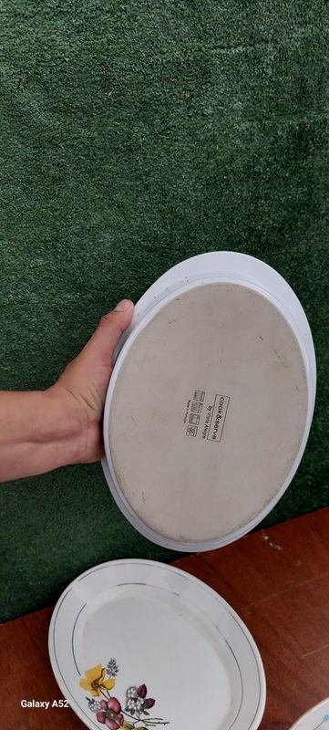 Servicio de mesa de porcelana y metal - imagen 6