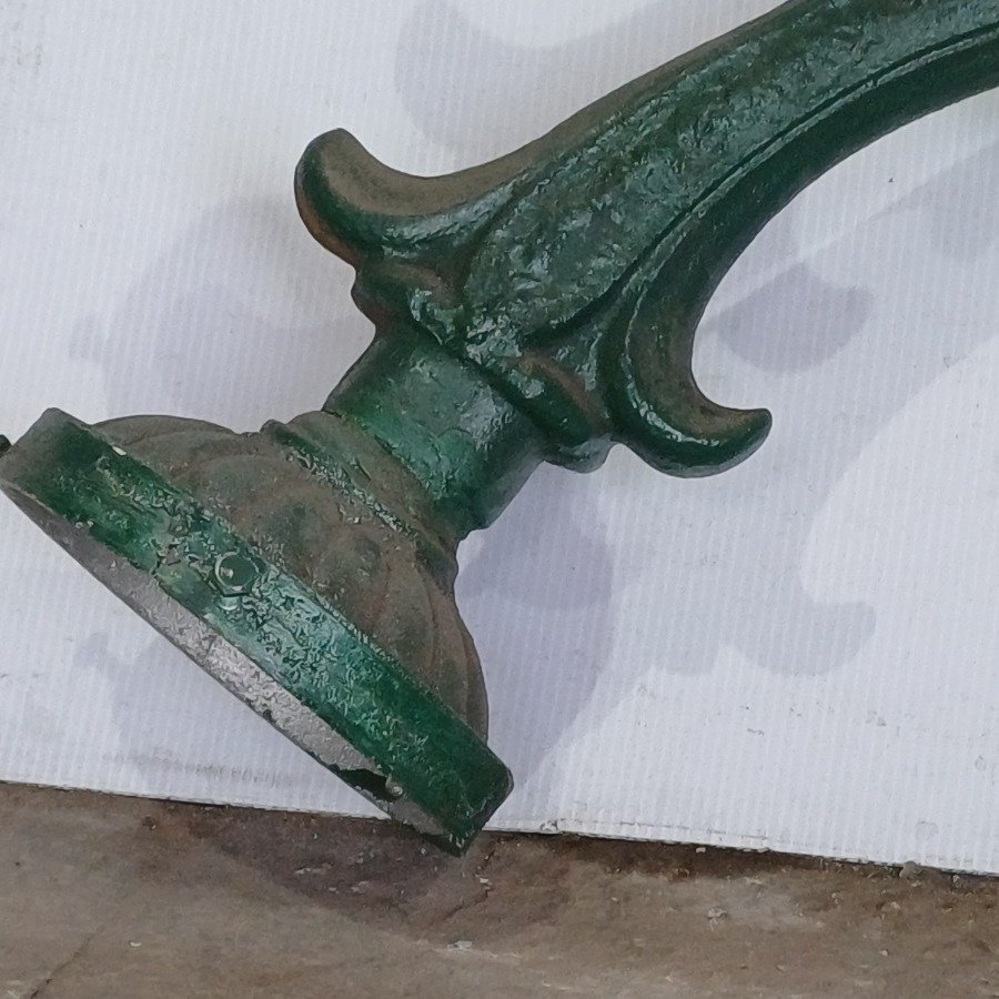 Brazo de farol antiguo en hierro fundido - imagen 5