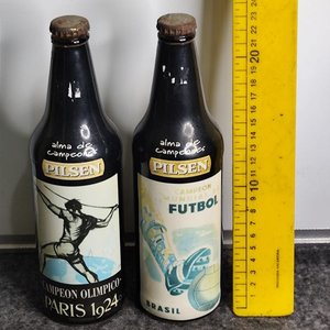 Dos Botellas Coleccionables Pilsen "Alma de Campeones" Selladas - imagen 2