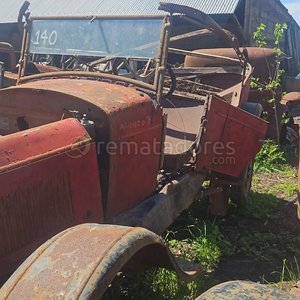Antiguo Automóvil Clásico Ruedas y Chasis - imagen 2
