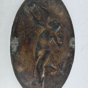 Placa Art Nouveau en Bronce con Figura Femenina y Naturaleza - imagen 4