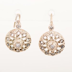 Lote anterior: Par de Caravanas de Oro con Brillantes y Diamantes