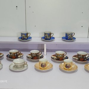 Juego de 26 pocillos y tazas de té en porcelana decorada con platitos - imagen 2