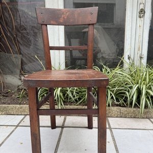 Lote anterior: Silla Rústica de Madera Maciza Oscura