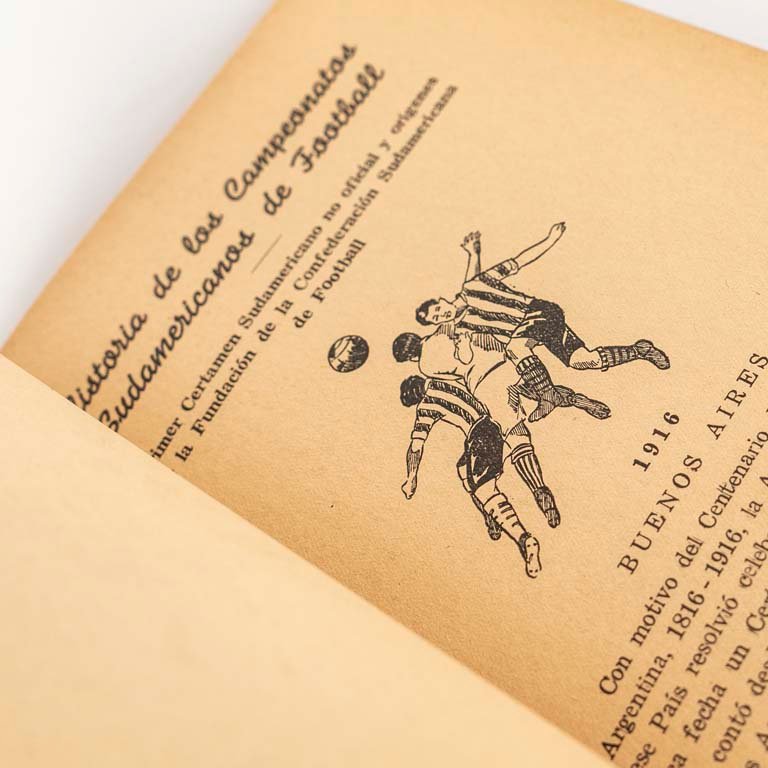 Libros de fútbol vintage sobre campeonatos sudamericanos - imagen 3