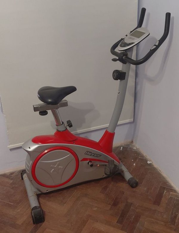 Bicicleta Fija Ergométrica Winner Roja y Gris