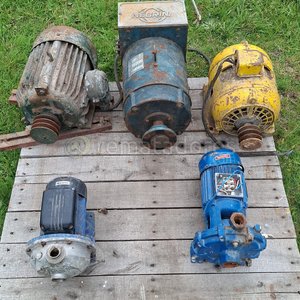 Lote siguiente: Lote de Bombas de Agua y Generador Eléctrico