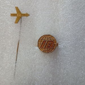 Lote de Coleccionismo Aeronáutico: Postales, Pins y Stickers de Aerolíneas - imagen 7