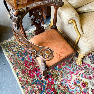 Sillón de madera tallada con tapizado naranja - imagen 2