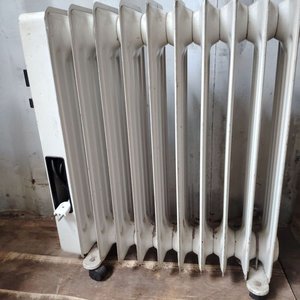 Radiador Eléctrico James Blanco con Ruedas - imagen 2