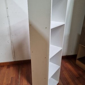 Estante Vertical Moderno Blanco para Libros y Adornos - imagen 2