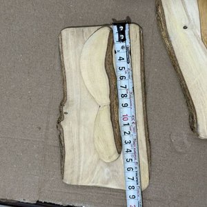 Conjunto Artesanal de Madera y Cuero: Tablas, Cuchillos y Posavasos - imagen 7