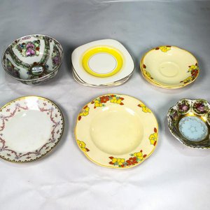 Lote anterior: Conjunto de 11 Piezas de Porcelana: Platos y Compoteras Vintage