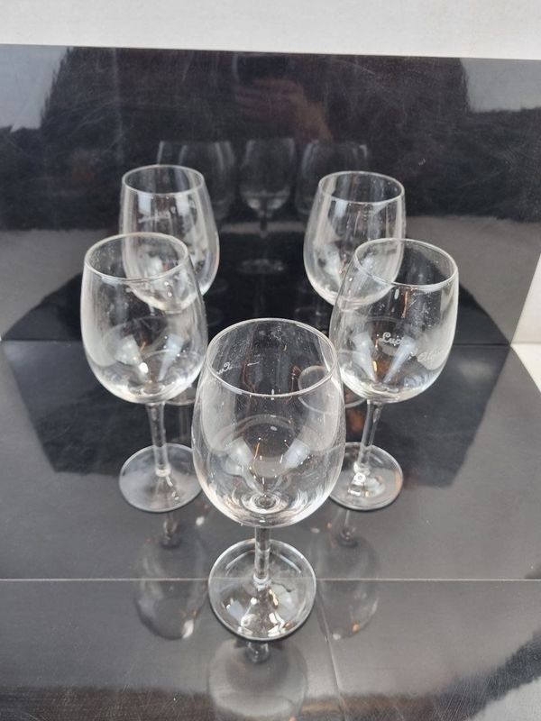 Set de 5 Copas de Vino de Cristal con Grabado 'Lucia' - imagen 1
