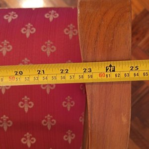Par de Sillones Sitiales Clásicos en Madera Maciza Lustrada con Tapizado Bordo - imagen 7