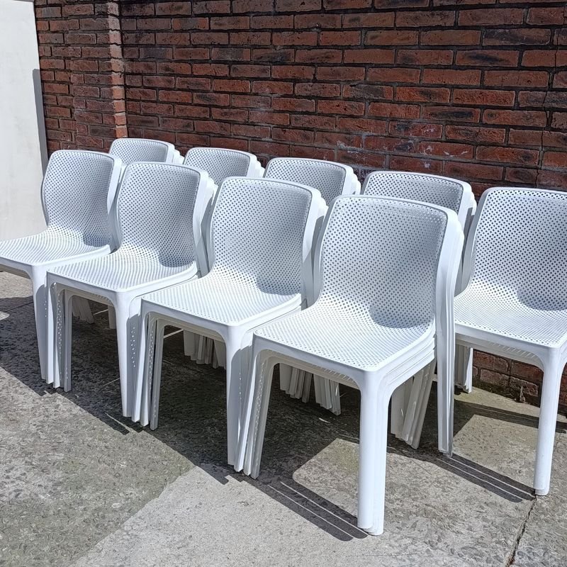 Sillas de Polipropileno Blancas Diseño Calado (Precio por Unidad)