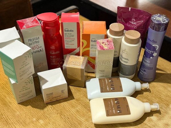 Lote de Perfumería y Cosméticos Natura y Victoria's Secret