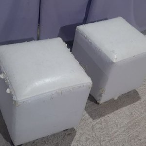 Lote anterior: Set de 2 Puff Cubo Blancos con Ruedas