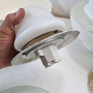 Lote de 6 Piezas: Pantallas y Recipiente Blanco con Roturas - imagen 4