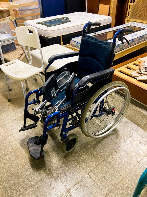 Silla de Ruedas Plegable Azul y Negra