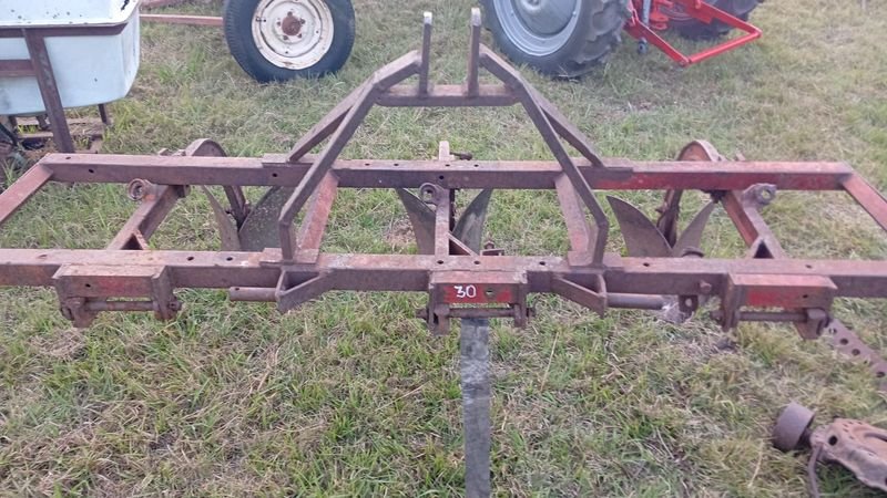 Arado de 3 rejas para 3 puntos - Implemento agrícola - imagen 3