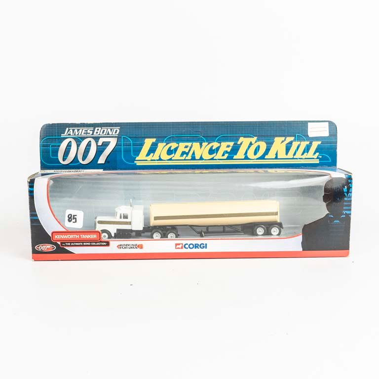 Camión cisterna Kenworth Tanker de la película de James Bond Con licencia para matar colección Corgi