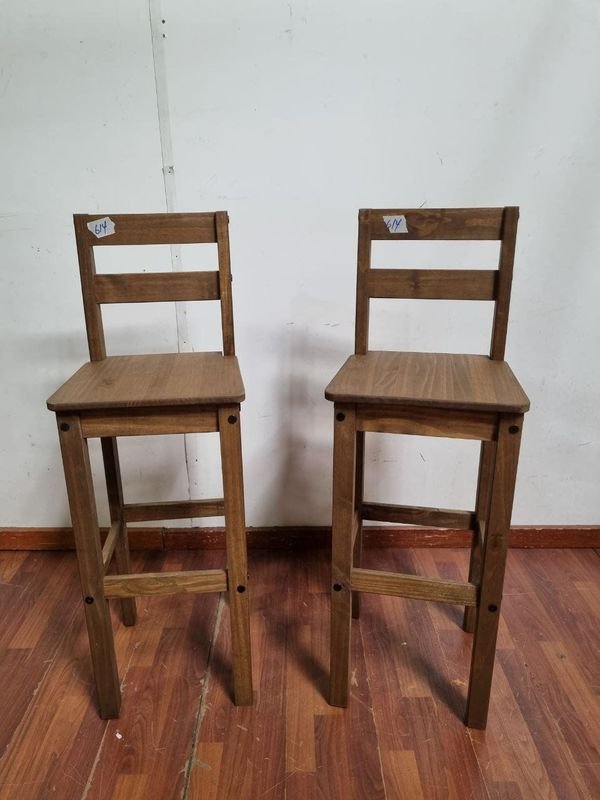 Banquetas Altas de Madera con Respaldo (Set de 2)