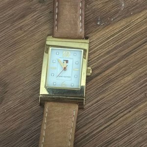 Reloj Tommy Hilfiger F80259 Lujo Dorado Reversible Cuero Marrón - imagen 2
