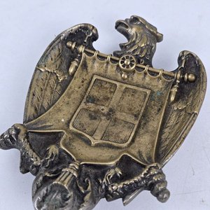 Lote siguiente: Cenicero de Bronce con Escudo y Águila