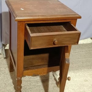 Lote anterior: Mesa de Luz Antigua Madera Maciza Patas Torneadas
