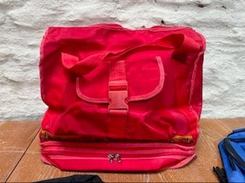 Lotes de bolsos y mochilas de excelente calidad - imagen 3