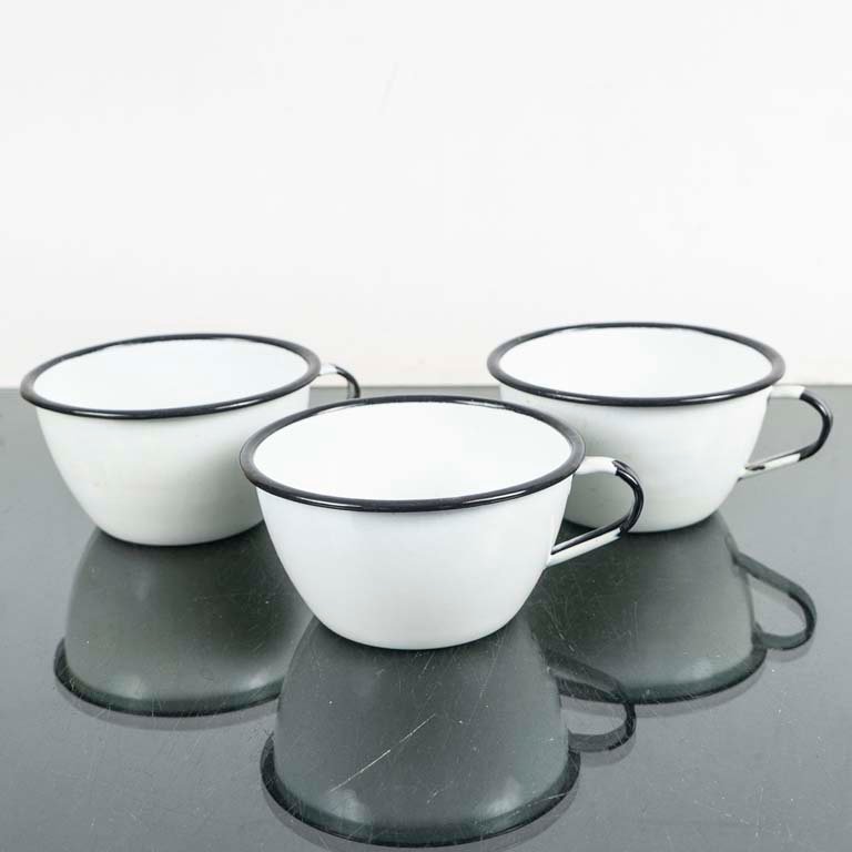 Set de 3 Tazas Esmaltadas Blancas con Borde Negro