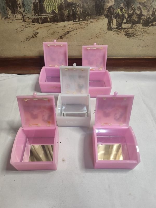 Colección de cajas de joyería y accesorios - imagen 2