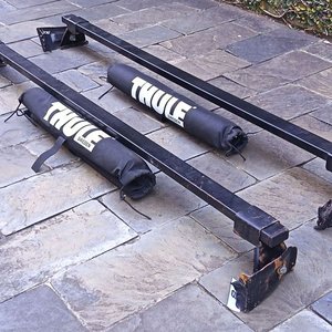 Barras de Techo Thule con Soportes de Gotero y Almohadillas Protectoras - imagen 2