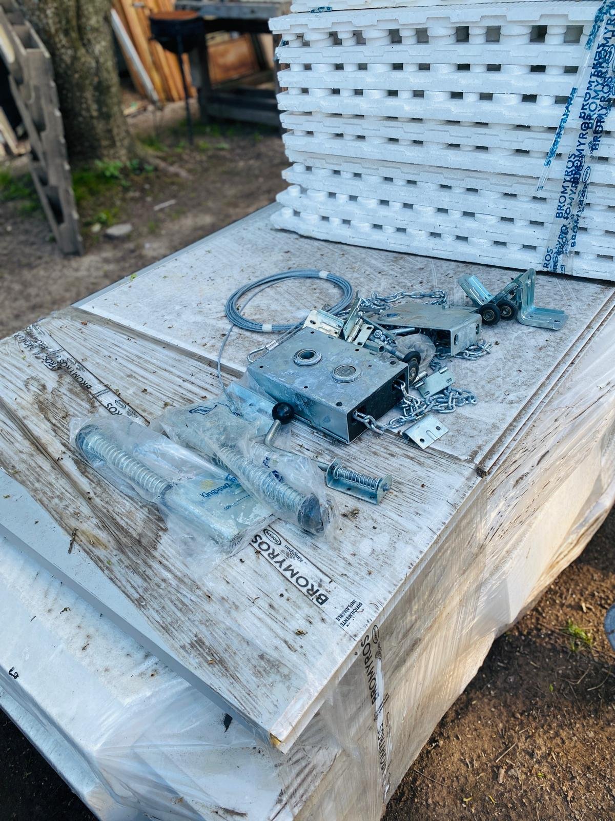 Item porton-seccional-elevadizo-460-x-410-m-20-hojas-de-espuma-plast - Image 2