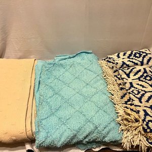 Lote de Tres Mantas o Cubrecamas de Dos Plazas - imagen 3