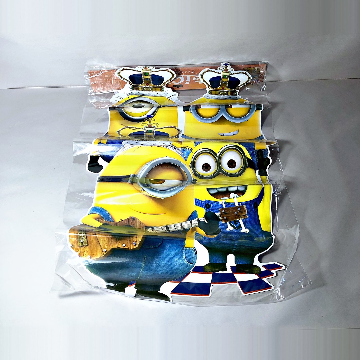 Dos Paquetes de Stickers para Pared: Minions y Dragon Ball Z