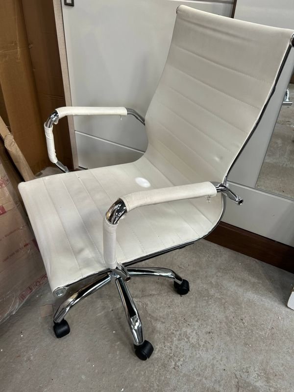 Silla de Oficina de Cuero Blanco - imagen 3