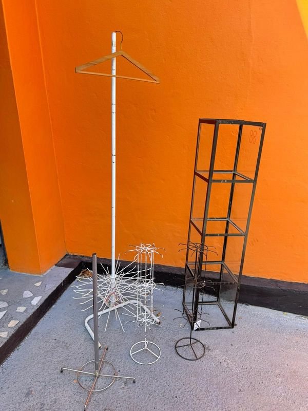 Percheros y Minipercheros de Metal para Guardar Ropa - imagen 3