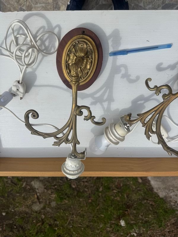 Par de Lámparas de Bronce Estilo Clásico para Pared