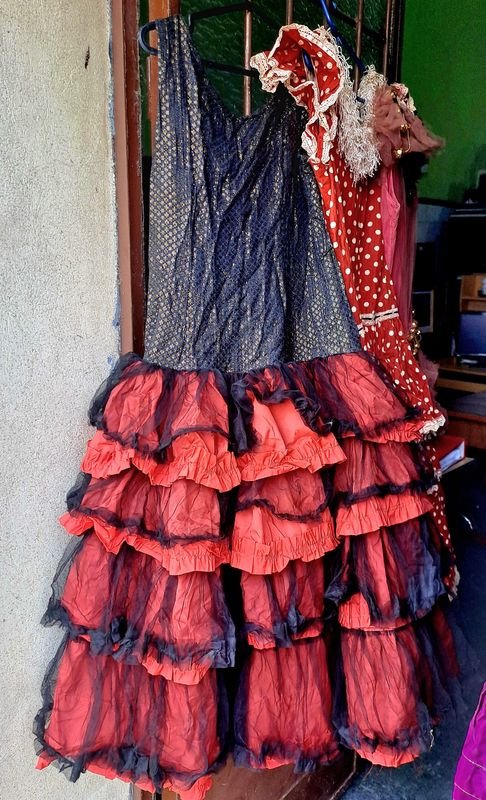 Vestimentas de Flamenco Españolas de Segunda Mano en Muy Buenas Condiciones - imagen 4
